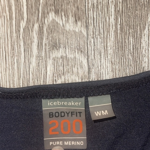 Ice Breaker Body Fit 200 Top Womens Size Medium purple merino wool - Picture 4 of 7